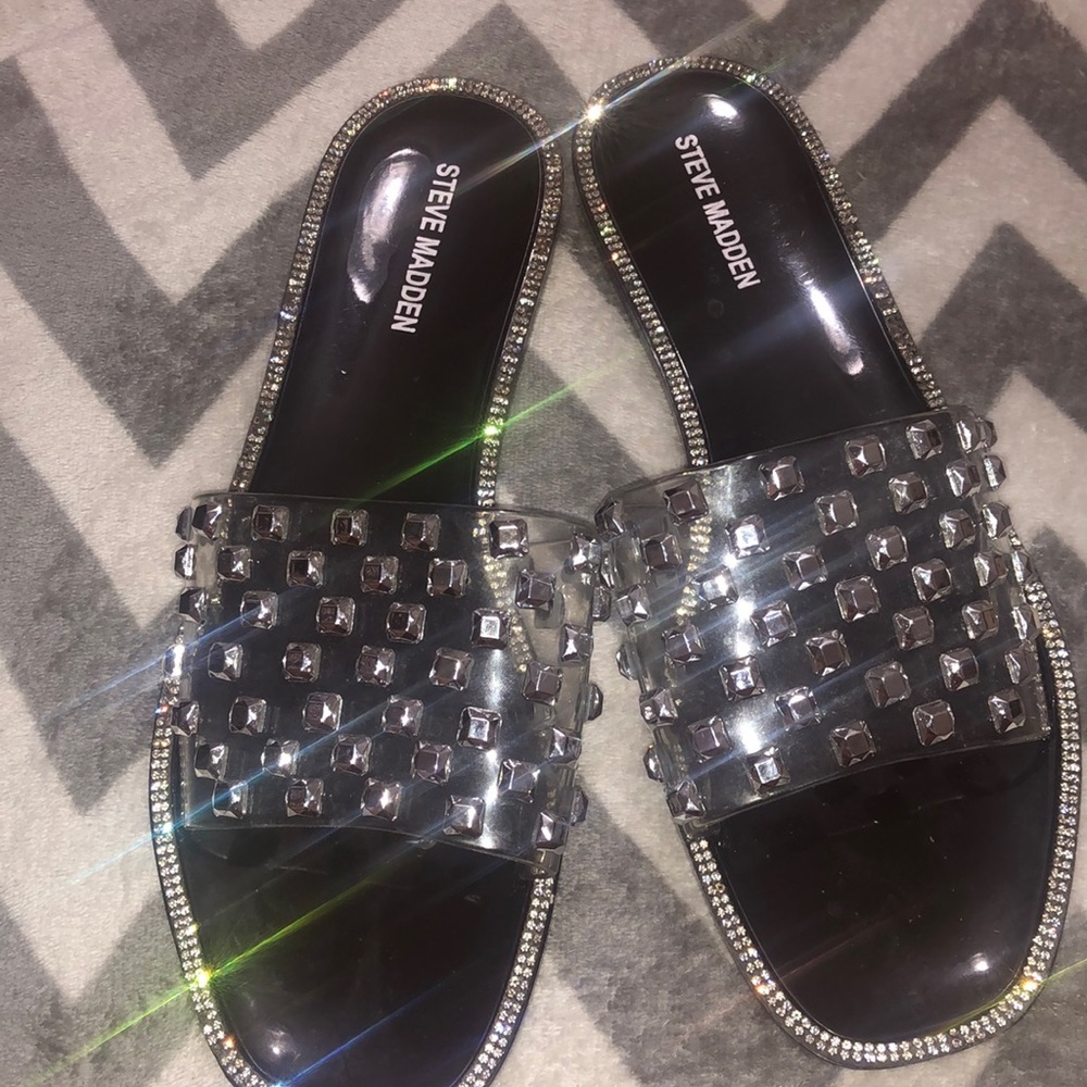 Studded women sandal perfect for vacation.